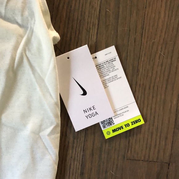 Nike NWT twist tank top - Picture 8 of 11